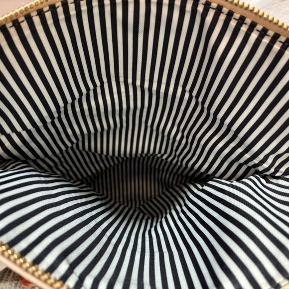 Kate Spade New York Cream Leather Cobble Hill Toddy Shoulder Bag - Picture 12 of 16